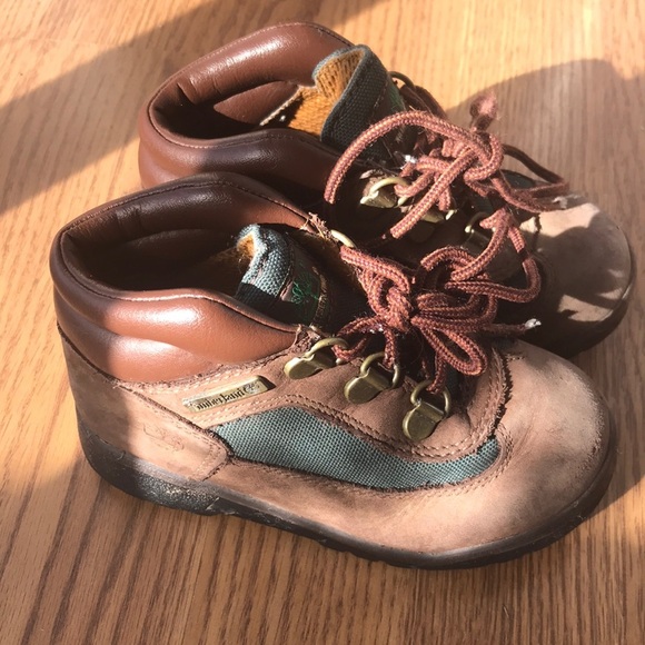 Timberland, kid size 9.5, hiking boot - Picture 1 of 6